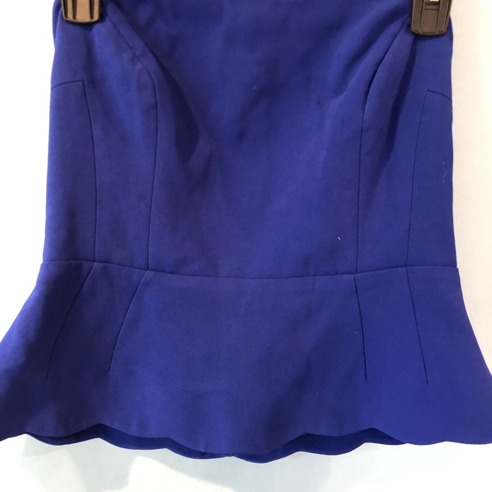 Royal blue top with wire inlay